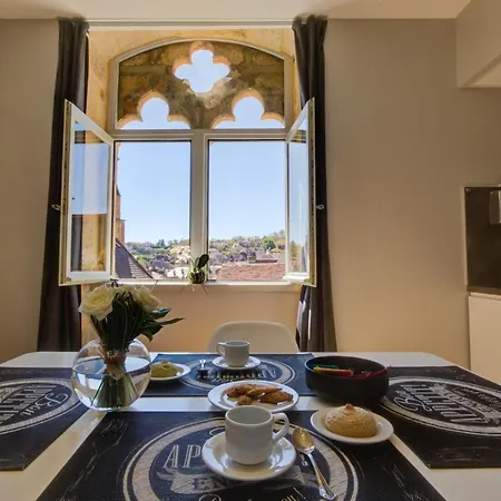 Sarlat.catalina アパート *