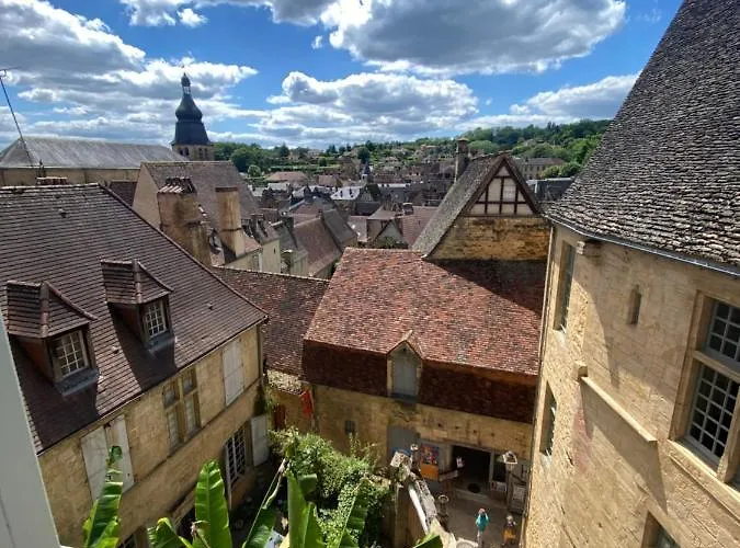 Sarlat.catalina 사흘라 라 카네다